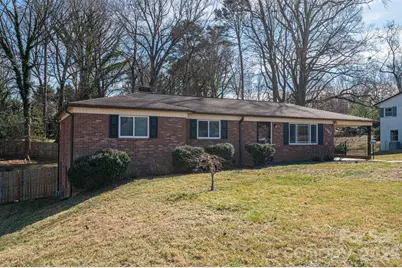 1966 13th Street NE, Hickory, NC 28601 - Photo 3