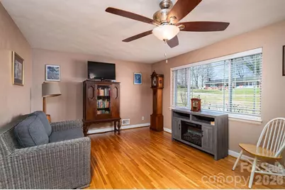 1966 13th Street NE, Hickory, NC 28601 - Photo 7