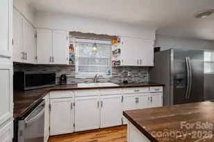 1966 13th St NE, Hickory, NC 28601 - Photo 9