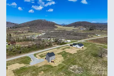 497 Waters Road, Hendersonville, NC 28792 - Photo 5