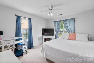 2834 Iron Gate Ln, Charlotte, NC 28212 - Photo 13