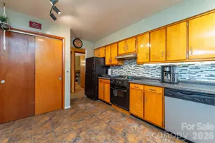 4 Stockwood Rd, Asheville, NC 28803 - Photo 15