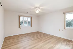 228 Dartcrest Dr, Hendersonville, NC 28792 - Photo 17