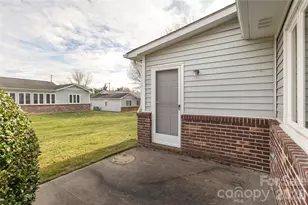 228 Dartcrest Dr, Hendersonville, NC 28792 - Photo 21