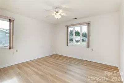 228 Dartcrest Drive, Hendersonville, NC 28792 - Photo 19