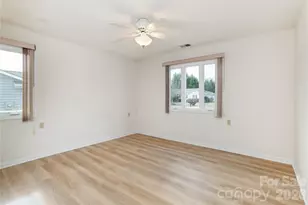 228 Dartcrest Dr, Hendersonville, NC 28792 - Photo 19