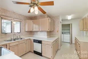 228 Dartcrest Dr, Hendersonville, NC 28792 - Photo 15