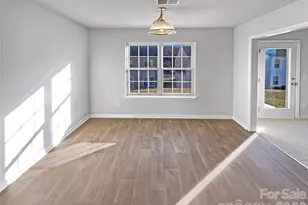 4022 Cindy Woods Ln, Charlotte, NC 28216 - Photo 5