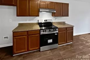 4022 Cindy Woods Ln, Charlotte, NC 28216 - Photo 7