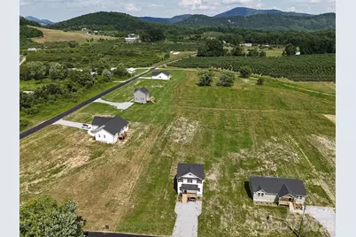 696 Beehive Road, Hendersonville, NC 28792 - Photo 5