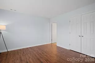 9241 N Vicksburg Park Ct, Charlotte, NC 28210 - Photo 19