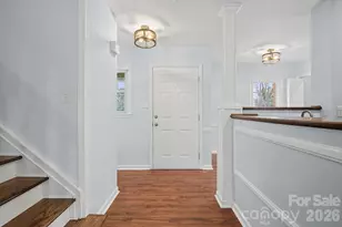 9241 N Vicksburg Park Ct, Charlotte, NC 28210 - Photo 3