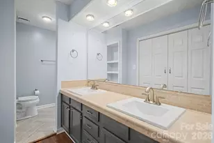 9241 N Vicksburg Park Ct, Charlotte, NC 28210 - Photo 15