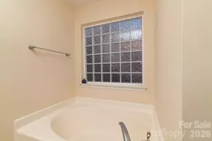 10513 Dominion Village Dr, Charlotte, NC 28269 - Photo 35