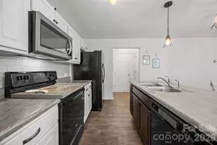 819 Yorkshire Dr, Albemarle, NC 28001 - Photo 13