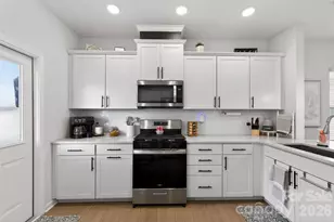 506 Donnegal Farm Dr, Fuquay-Varina, NC 27526 - Photo 5