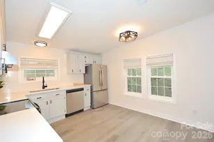 5008 Forestmont Dr, Matthews, NC 28105 - Photo 9