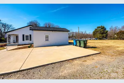 1429 17th Avenue NE, Hickory, NC 28601 - Photo 7