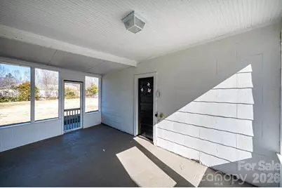 1429 17th Avenue NE, Hickory, NC 28601 - Photo 5