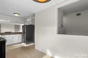 201 Racquet Club Rd, Asheville, NC 28803 - Photo 15