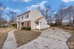 2240 Lawton Bluff Rd, Charlotte, NC 28226 - Photo 5