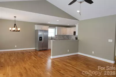 506 E Carpenter Street, Maiden, NC 28650 - Photo 3