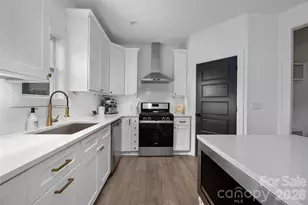 709 Tennyson Dr, Charlotte, NC 28208 - Photo 15