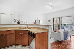 525 N Graham St, Charlotte, NC 28202 - Photo 11