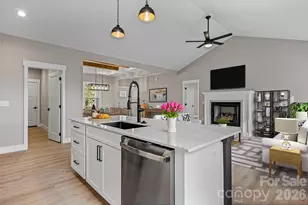 654 Beehive Rd, Hendersonville, NC 28792 - Photo 23