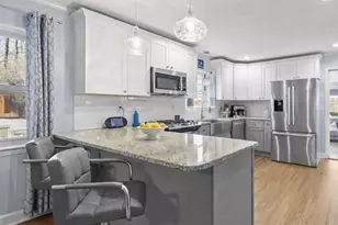 7701 Shady Ln, Charlotte, NC 28215 - Photo 11