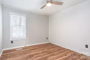 11230 Mallard Crossing Dr, Charlotte, NC 28262 - Photo 9