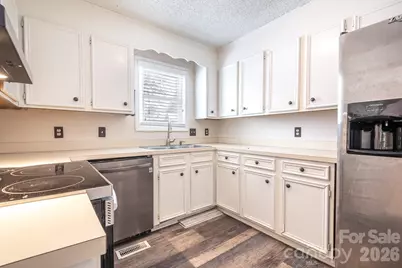 11230 Mallard Crossing Drive, Charlotte, NC 28262 - Photo 13