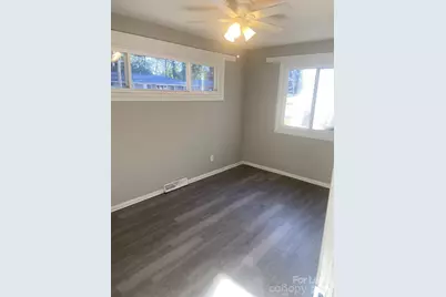 526 Blendwood Drive, Charlotte, NC 28215 - Photo 9