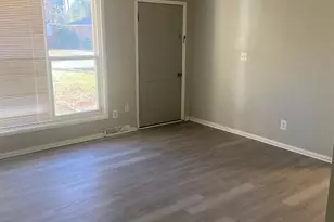 526 Blendwood Dr, Charlotte, NC 28215 - Photo 3