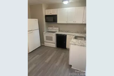 526 Blendwood Drive, Charlotte, NC 28215 - Photo 7