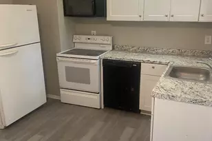 526 Blendwood Dr, Charlotte, NC 28215 - Photo 7