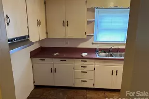 5164 Lavern St, Conover, NC 28613 - Photo 15