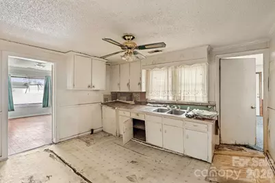 204 Harrison Drive, Belmont, NC 28012 - Photo 3