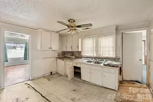 204 Harrison Dr, Belmont, NC 28012 - Photo 3