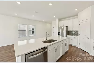 8124 Hidden Springs Trail, Charlotte, NC 28216 - Photo 9