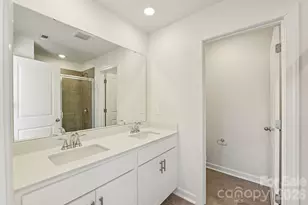 8124 Hidden Spgs Trl, Charlotte, NC 28216 - Photo 23