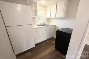 407 Davidson St, Thomasville, NC 27360 - Photo 3