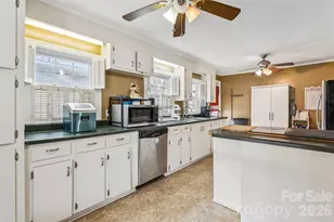 606 W McGregor St, Pageland, SC 29728 - Photo 3