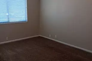 1050 21st Ave NW, Hickory, NC 28601 - Photo 3