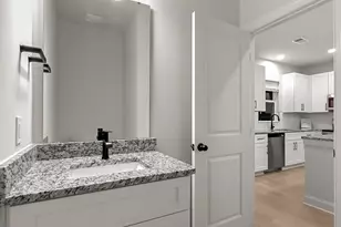 1566 7th Ave Dr, Hickory, NC 28602 - Photo 7