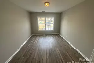 5423 Eneida Sue Dr, Charlotte, NC 28214 - Photo 7