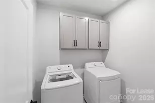 423 Vinroot Aly, Charlotte, NC 28217 - Photo 33