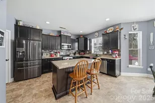 136 Mountain Island Dr, Statesville, NC 28677 - Photo 17