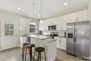 6400 Carver Blvd, Charlotte, NC 28269 - Photo 7