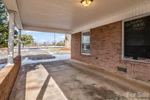 522 Country Club Cir, Shelby, NC 28150 - Photo 9